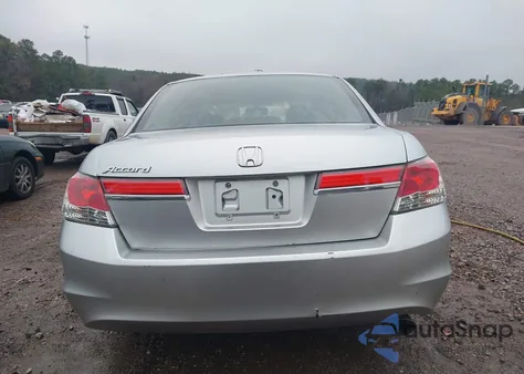 2012 Honda Accord 2.4 Lx z USA, uszkodzony, nr VIN 1HGCP2F37CA103132